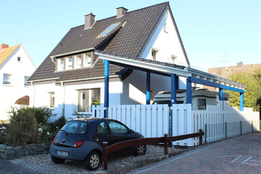 Strauch.jpg